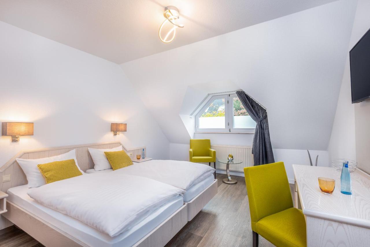 Hotel Zur Krone Meerbusch Ngoại thất bức ảnh
