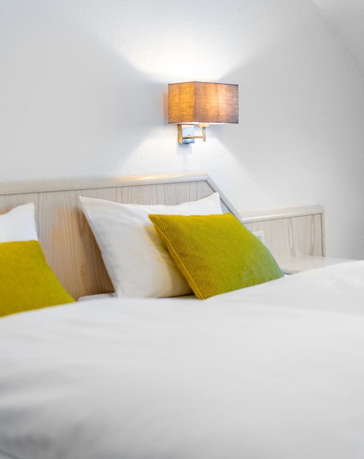 Hotel Zur Krone Meerbusch Ngoại thất bức ảnh