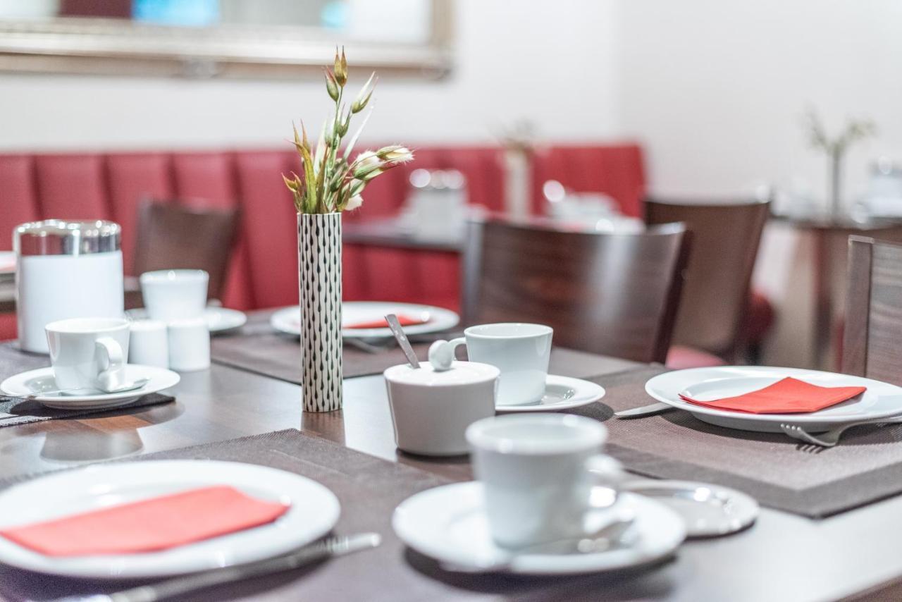 Hotel Zur Krone Meerbusch Ngoại thất bức ảnh