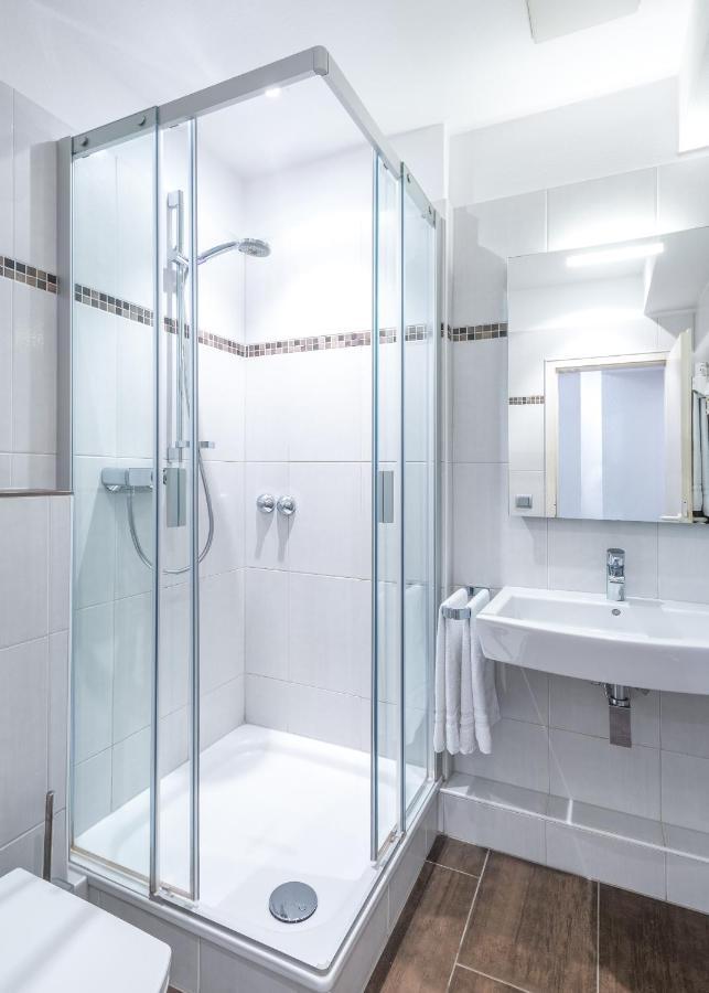 Hotel Zur Krone Meerbusch Ngoại thất bức ảnh
